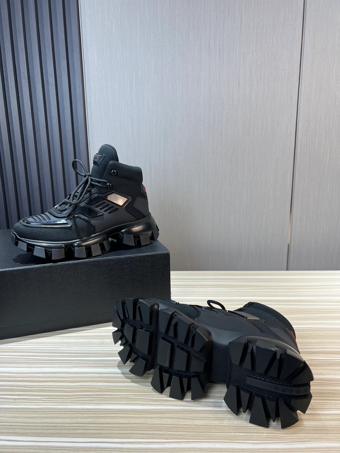 Men's shoes 💰660💰 [PRADA] Couple's popular item at the counter 💑Official website synchronized ⬆️Original fly-woven film fabric + cowhide lining, 1⃣️:1⃣️reproduction, original sole, 35-45 (45.46 custom-made, non-refundable)